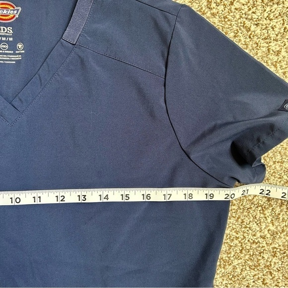 🦋 Dickies Blue V-Neck Scrub Top Nurse CNA Medial Hospital Medium - Picture 6 of 6